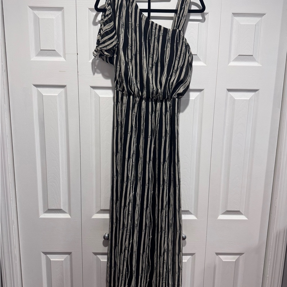 R&M Richards Black and Cream Dress